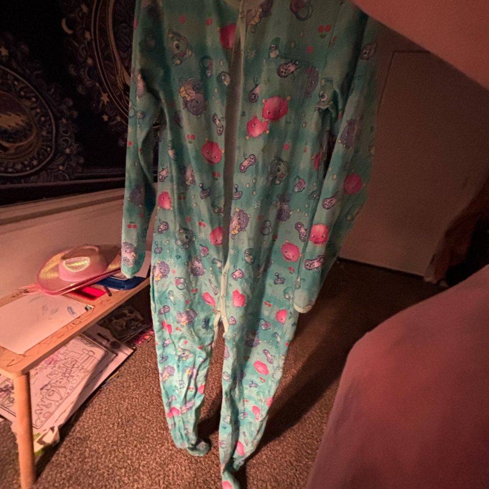 SOLD DO NOT BUY 
REARZ ABDL footie PJs